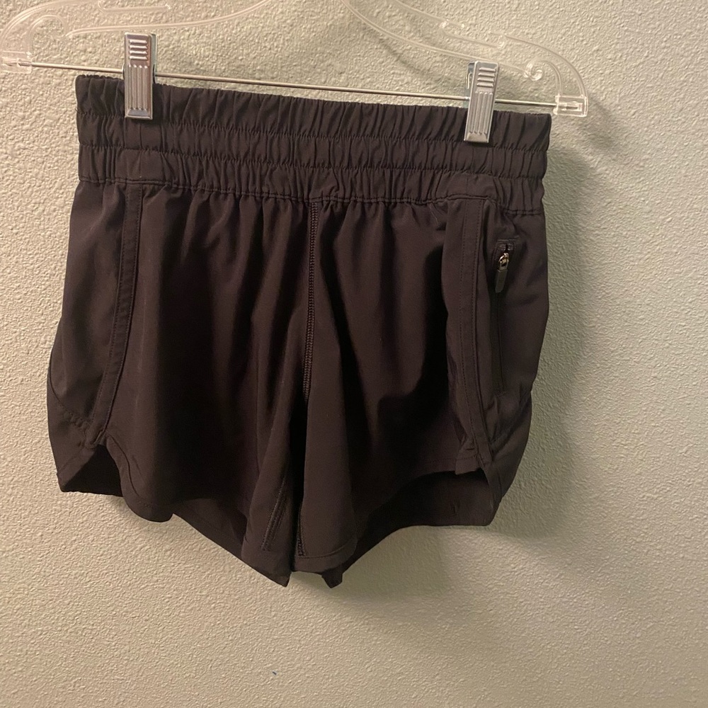 Lululemon tracker low-rise lined shorts inseam 4